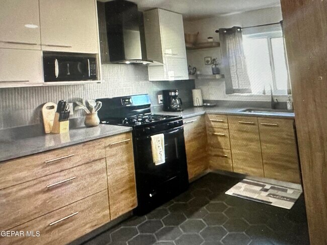 Photo - 1202 Caper Rd