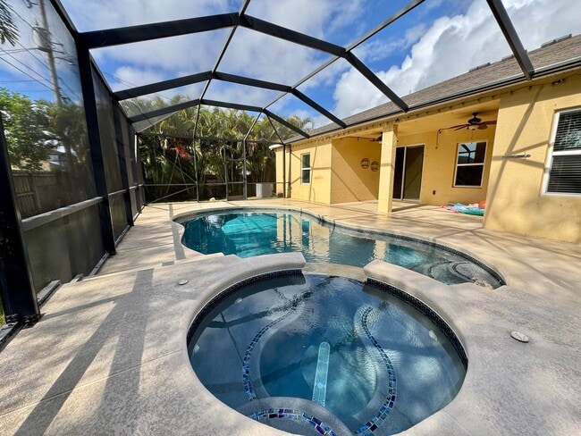 Photo - 520 SW Dailey Ave