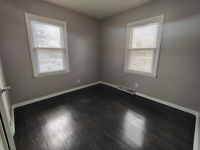 Photo - 912 Hayes Ave