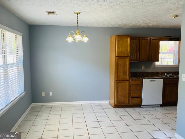 Photo - 405 Peeks Crossing Dr