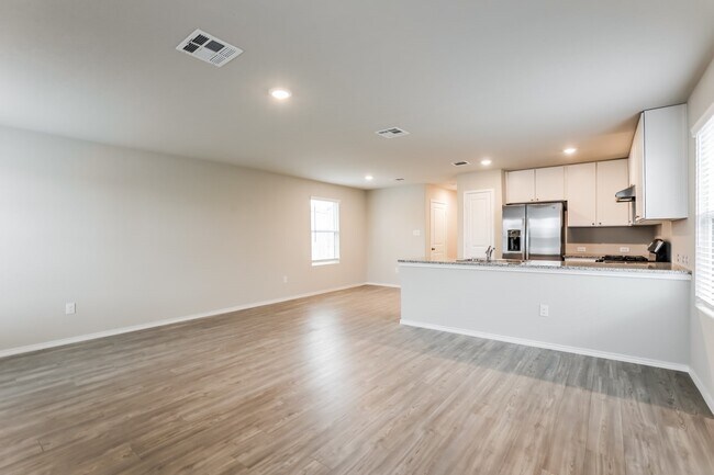 Photo - 4219 Southton Lk