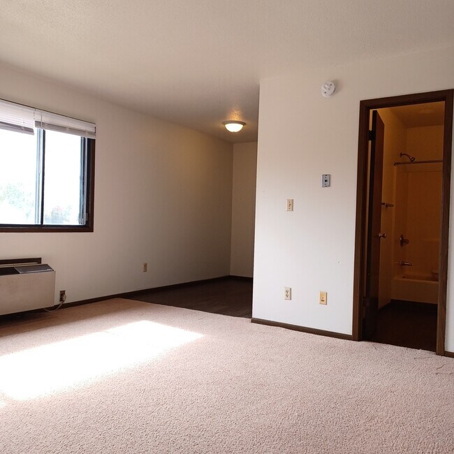 Photo - 980 Eisenhower Rd Unit 17