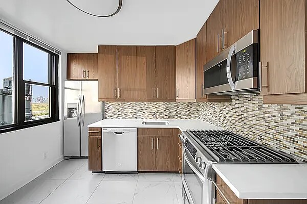 162 Chambers St Unit 5