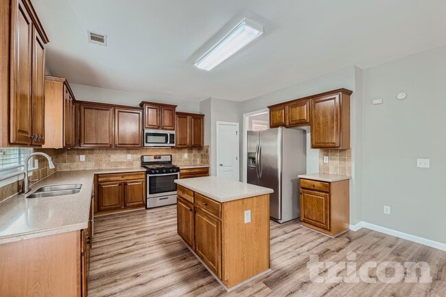 Photo - 3605 Long Lake Dr