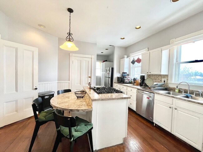 Photo - 140 Cedar St Unit 3