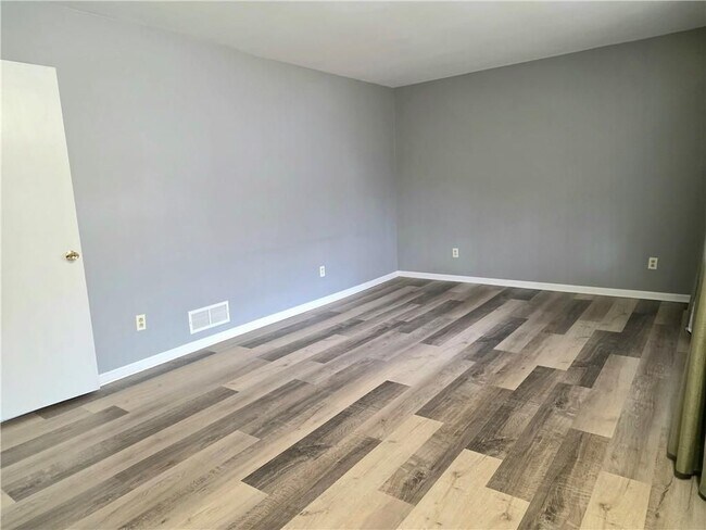 Photo - 6593 Katie Ln