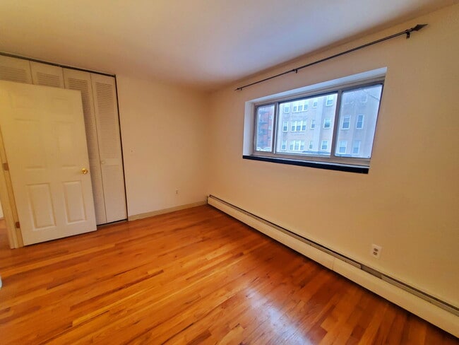 Photo - 245 Kelton St Unidad U24