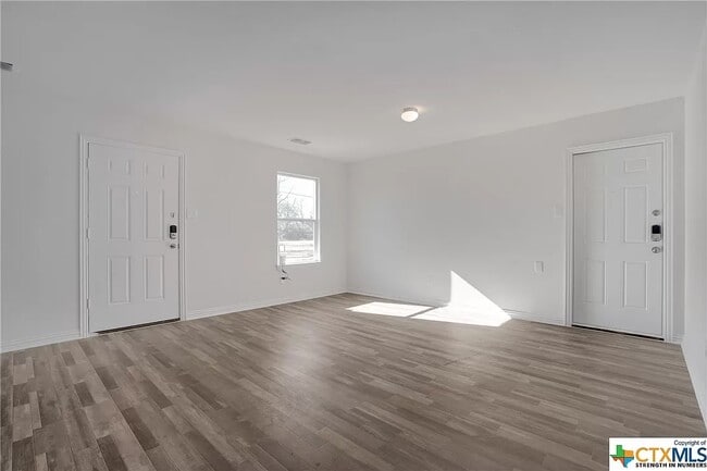 Photo - 1103 Attas Ave