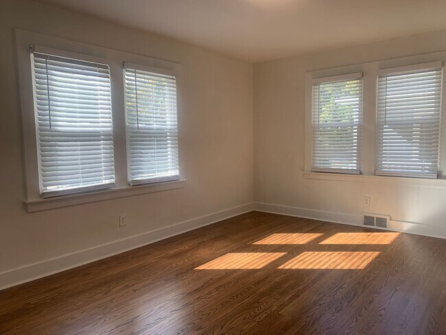 Photo - GREAT LOCATION! Charming Crescent Hill Home