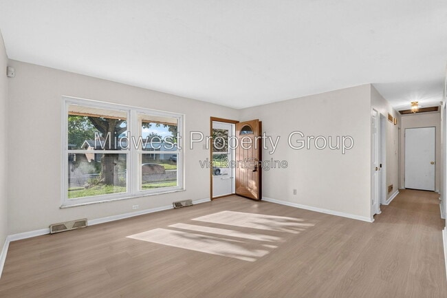 Photo - 370 Gerald Ave