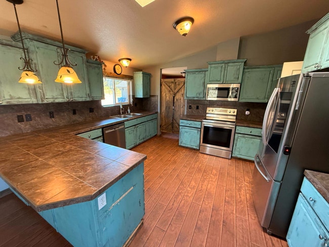 Photo - 2550 NW Coyner Ave