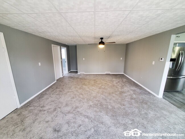 Photo - 111 Douglas Ave W