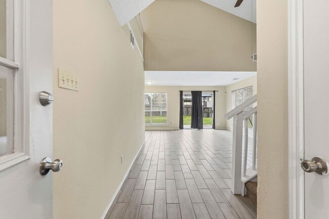 Photo - 16623 Red Gully Dr