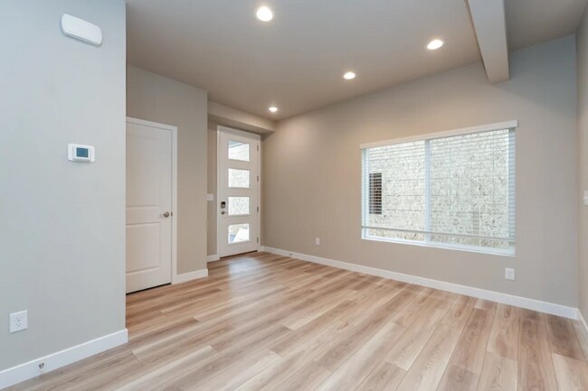 Photo - 46071 Nederland Dr