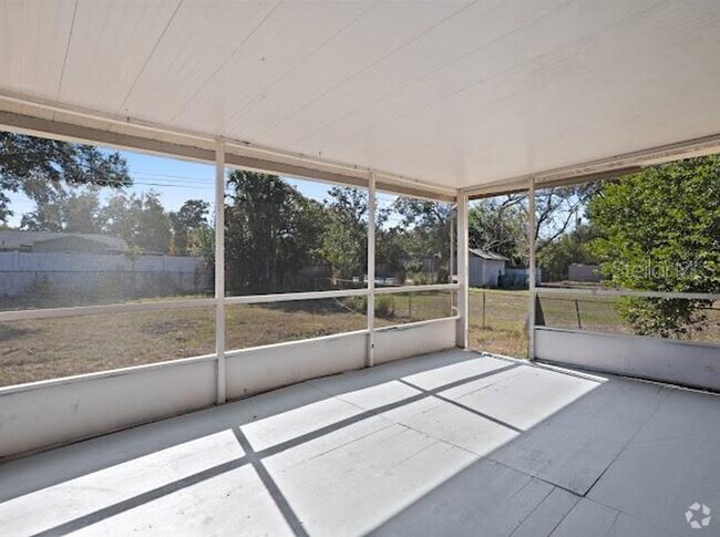 Building Photo - Beautiful 3 bedroom house