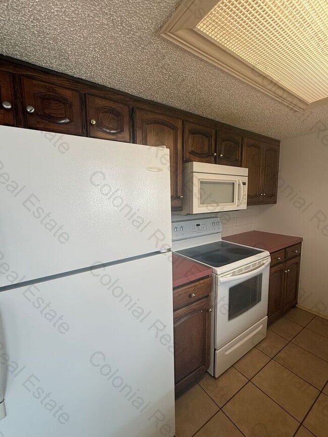 Photo - Spacious 2 bedroom 2 bathroom apartment, equipped with central heat and air, appliances, washer/d...