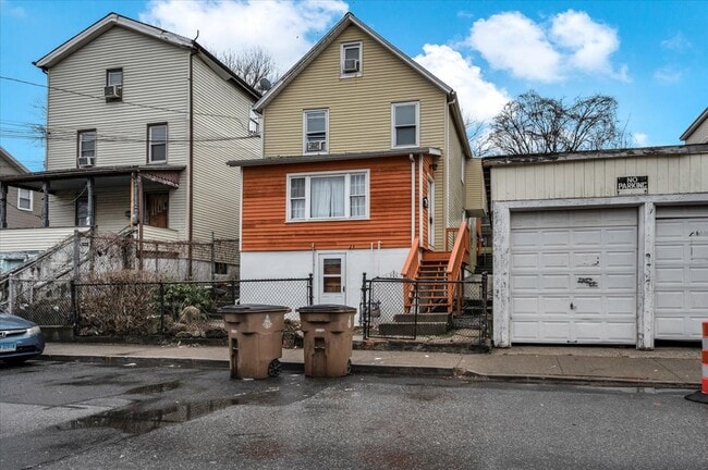 24 Rose Park Ave