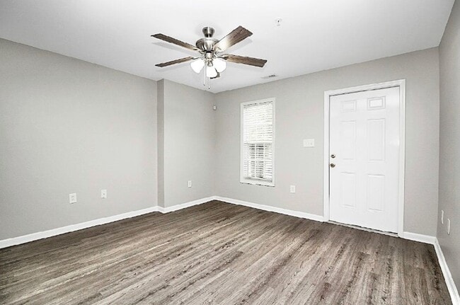 Photo - Charming 1 Bedroom/1 Bathroom Condo - Newl...