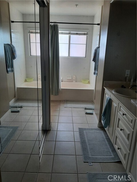 Photo - 300 W Summerfield Cir