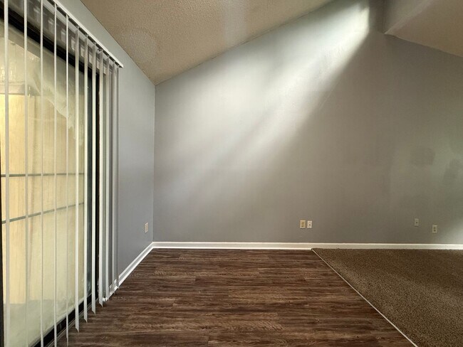 Photo - Newly remodeled unit in Brewster Estates! Unit 2595