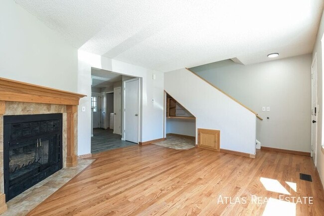 Building Photo - 8168 Washington St Rental