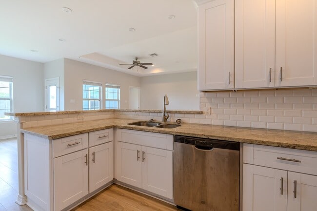 Photo - 2422 Cardinal Dr