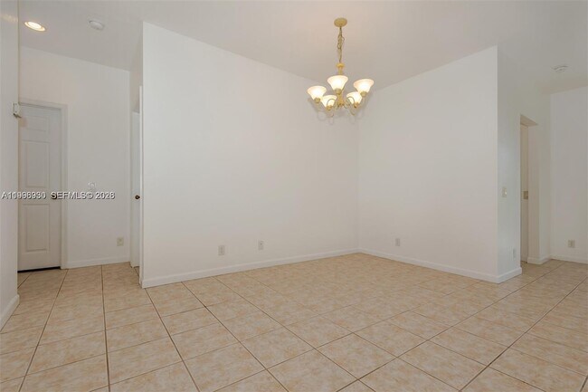 Photo - 1877 Aspen Ln