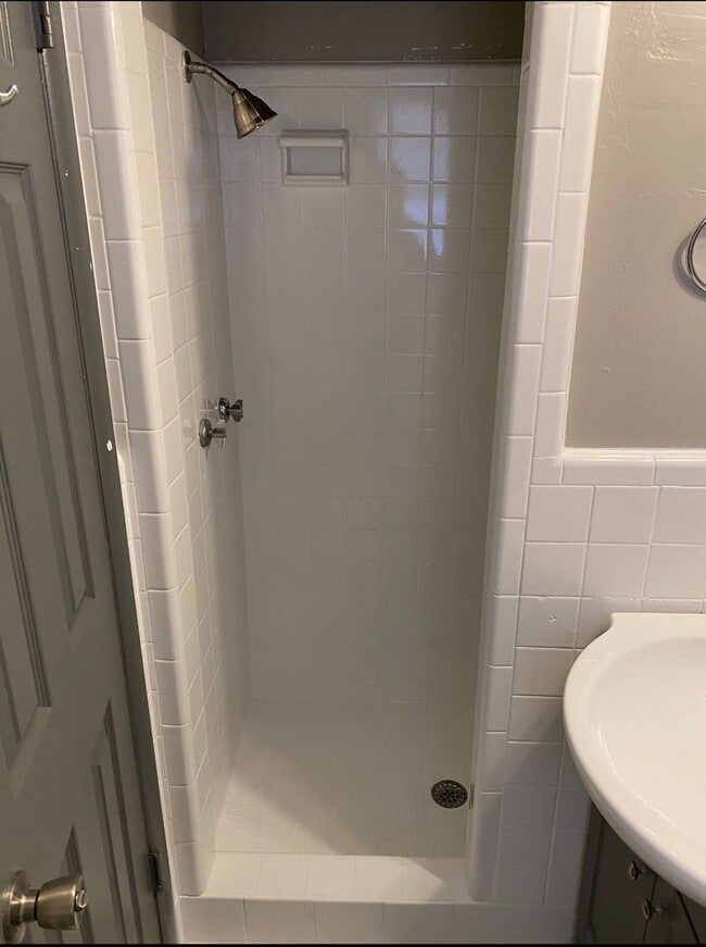 Photo - Nice 4 bed 2 bath home for rent!!