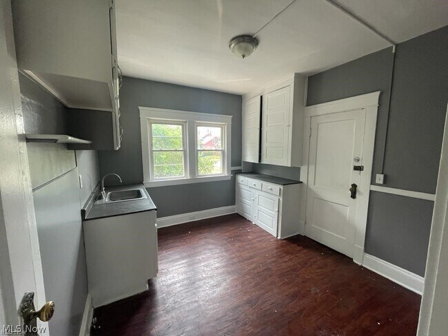 Photo - 4145 E 100th St
