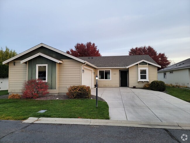 Building Photo - South Richland Rambler Rental