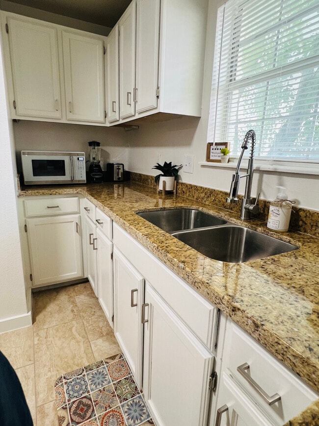 2 Bed Kitchen 02