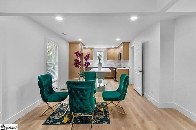 208 Crestone Dr