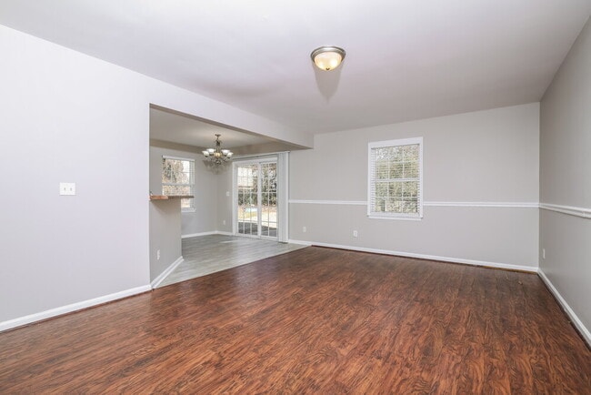 Photo - 721 Champion St