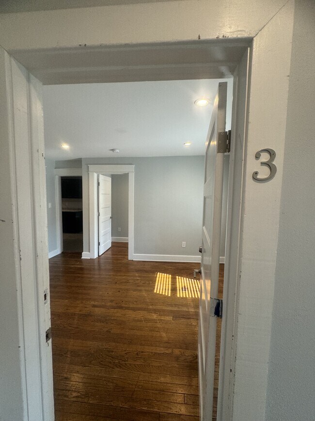 Photo - 729 E Hunter Ave