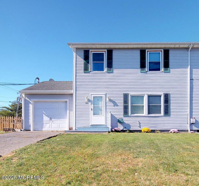 Photo - 512 Roosevelt Ave