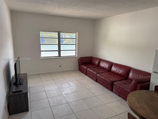 2200 E Hallandale Beach Blvd Unit 112