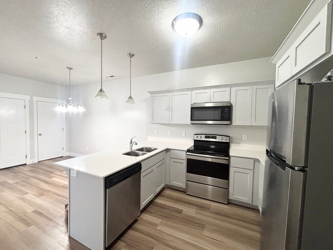 Building Photo - 3 Bedroom/2 Bathroom Condo in Lehi Unit A203