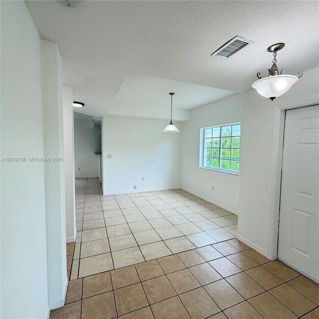 923 SE 16th Ct