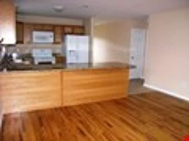 Photo - 611 Cedar St