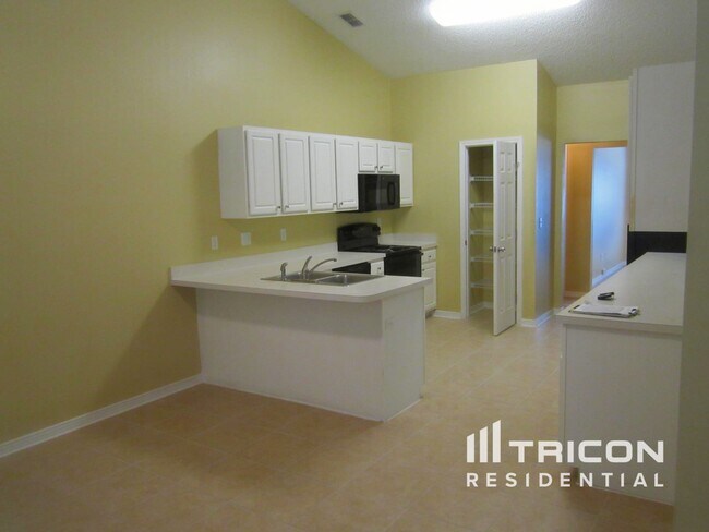 Photo - 1267 Summit Oaks Dr E