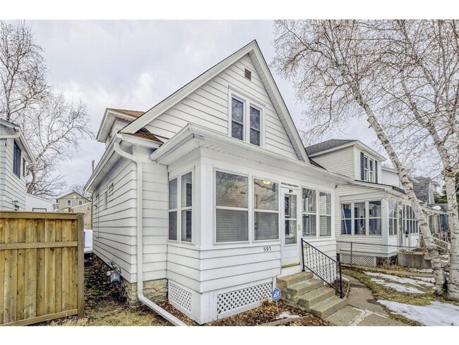 Building Photo - 595 Hawthorne Ave E