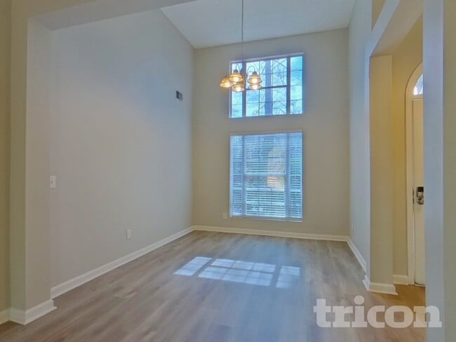 Photo - 6030 Savannah Dr