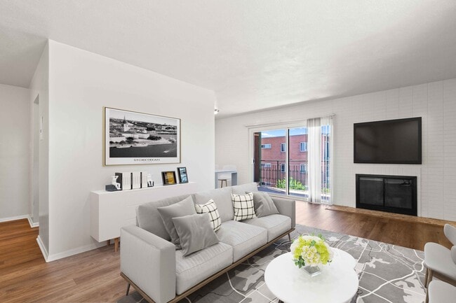 Photo - Bellaire Plaza