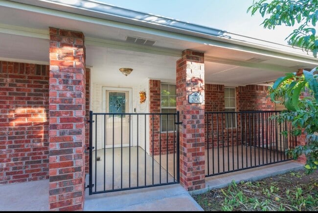 Photo - 5230 Royce Dr