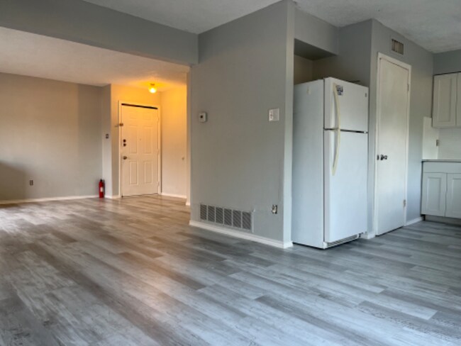 Photo - 716 Royal Crest Dr Unidad 716