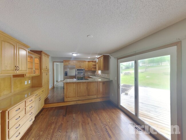 Photo - 3301 Skyview Dr