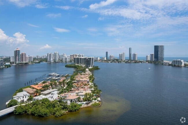 Building Photo - 3000 Island Blvd Unit 2404 Rental