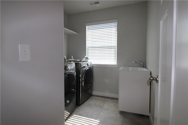Photo - 497 E Rue Cournot