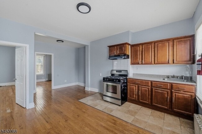 Building Photo - 143 20th Ave Unit 1