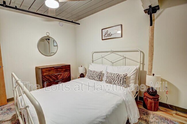 Photo - 1101 Hawthorne Ln Unidad Apt. 255